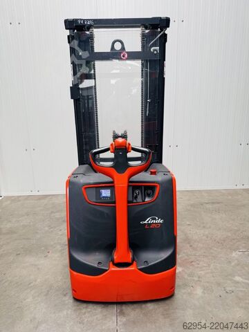 High Lift stacker Linde L 20 i Triplex Batterie NEU