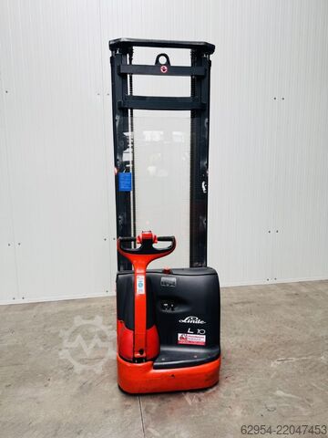 High Lift stacker Linde L 10