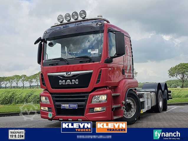 Chassis with cab M.A.N. 26.500 TGX 6x2*4