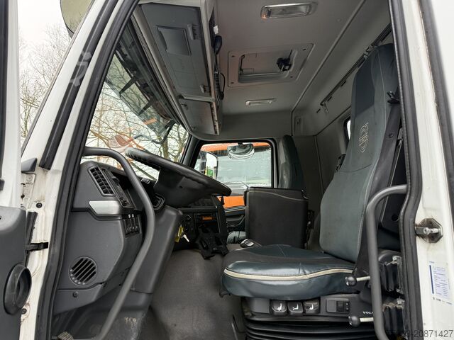 Kipper LKW Volvo FM410 8X4 Kipper mit Kran HIAB 244-5