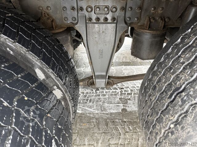 LKW mit Pritsche (offen) Volvo FM 380 8X2 Palfinger 35000 bis 25 Meter