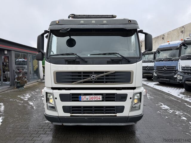 Autokran Volvo FM 380 8X2 Palfinger 35000 bis 25 Meter