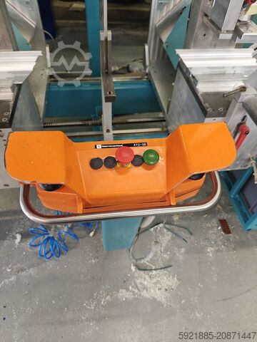 Doppelgehrungssäge / Zuschnittzentrum Thorwesten DGS