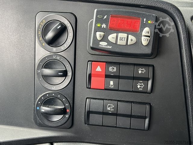 Refrigerator body van MERCEDES-BENZ Atego 816 6mCarrier Xarios 500 Diesel+StromEuro6