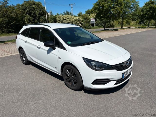 Minibus OPEL Astra 1.4 Turbo Sports Tourer/LED/Kamera/Klima