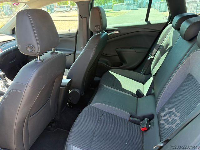 Minibus OPEL Astra 1.4 Turbo Sports Tourer/LED/Kamera/Klima