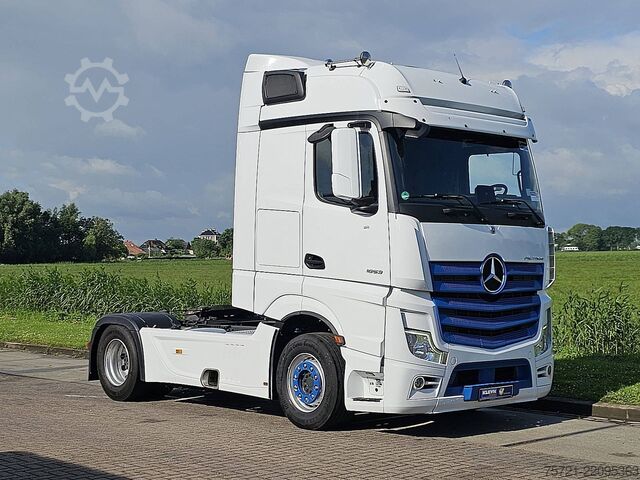 Standard-SZM MERCEDES-BENZ ACTROS 1853 LS MP5 RETARDER 2X TANK