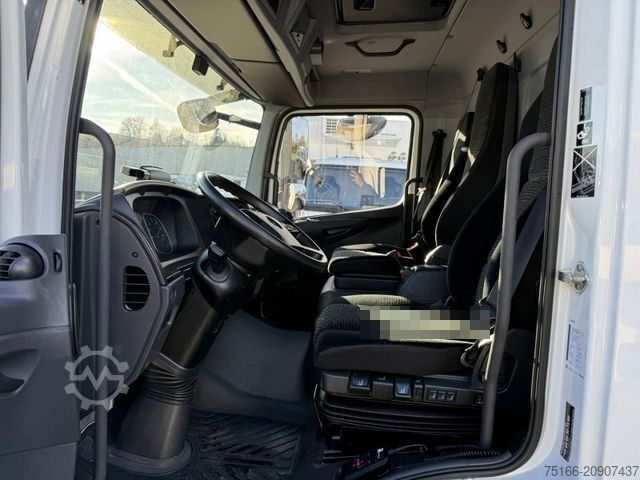 Box van MERCEDES-BENZ ATEGO 818 L Koffer 6,10 m LBW 1 to.*AHK*EURO 6E