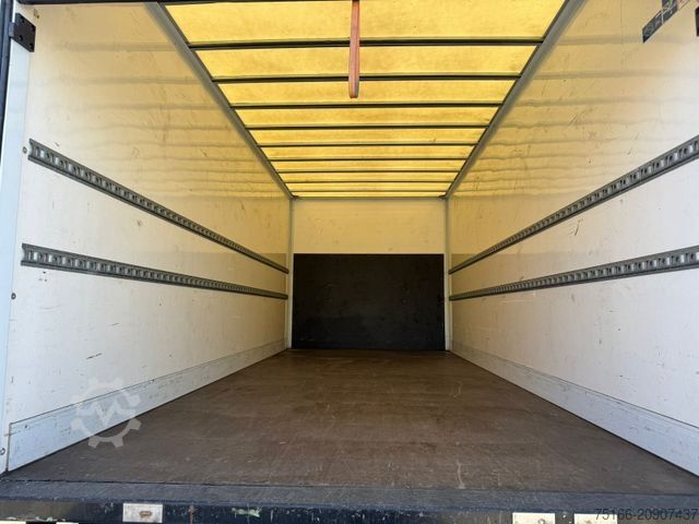 Box van MERCEDES-BENZ ATEGO 818 L Koffer 6,10 m LBW 1 to.*AHK*EURO 6E