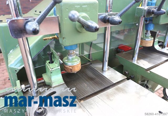 Umschlag-Zapfenschneidmaschine PADE SAS