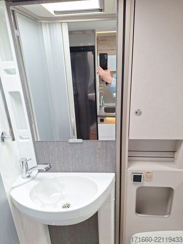 Semi-integrated camper HYMER/ERIBA Exsis-t 474 AUTOMATIK, SAT+TV, NAVI+RFK, MARKISE