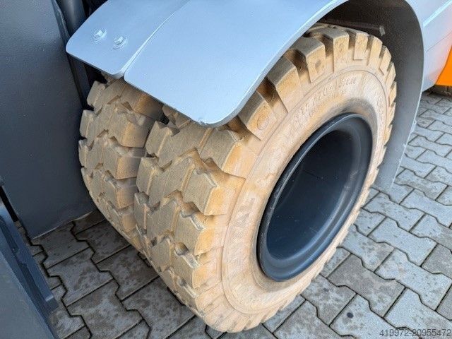 Electric 4-wheel forklift Still RX60-80 LSP900