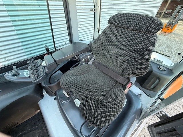 Electric 4-wheel forklift Still RX60-80 LSP900