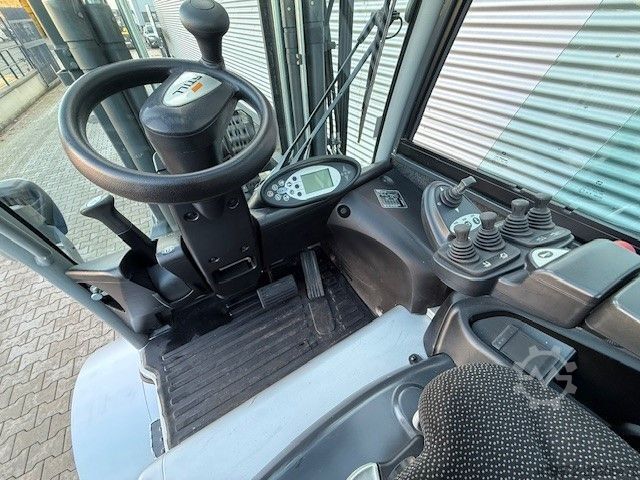 Electric 4-wheel forklift Still RX60-80 LSP900