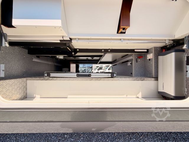 Integriertes Wohnmobil CARTHAGO Liner For Two 53 Iveco *Rundsitzgruppe-Hubbett*