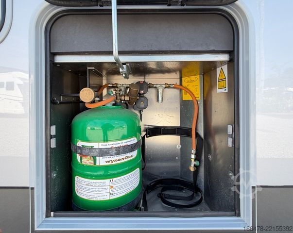 Integriertes Wohnmobil CARTHAGO Liner For Two 53 Iveco *Rundsitzgruppe-Hubbett*