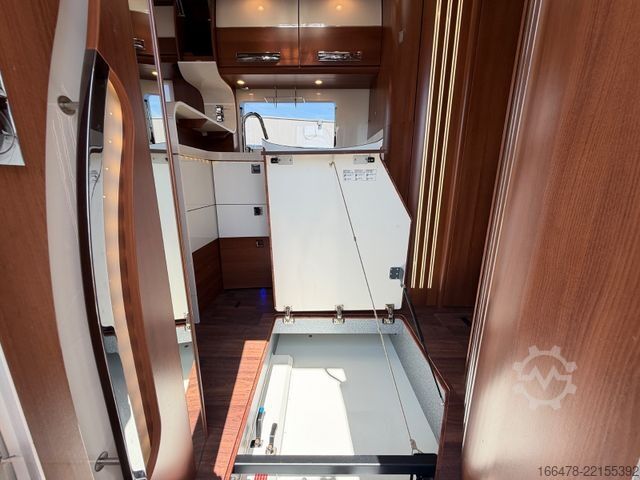 Integriertes Wohnmobil CARTHAGO Liner For Two 53 Iveco *Rundsitzgruppe-Hubbett*