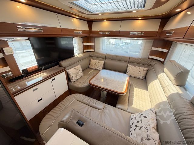 Integriertes Wohnmobil CARTHAGO Liner For Two 53 Iveco *Rundsitzgruppe-Hubbett*