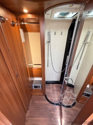 Integriertes Wohnmobil CARTHAGO Liner For Two 53 Iveco *Rundsitzgruppe-Hubbett*