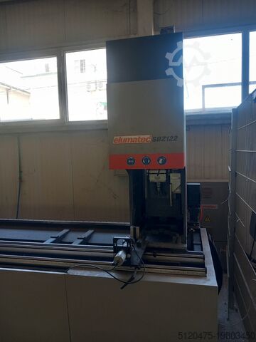 Horizontales Bearbeitungszentrum Elumatec SBZ122