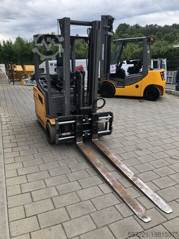 Elektrisch – 3 Räder Jungheinrich EFG 220