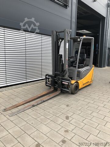 Elektrisch – 3 Räder Jungheinrich EFG 220