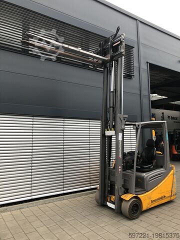 Elektrisch – 3 Räder Jungheinrich EFG 220