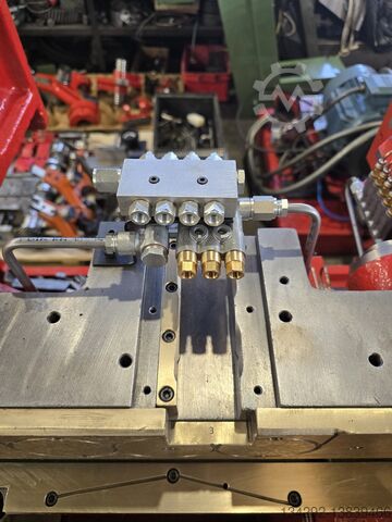 Screw making machine CARLO SALVI RF/550/SV