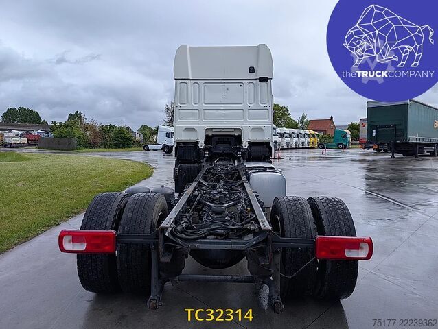 Chassis with cab DAF XF 450