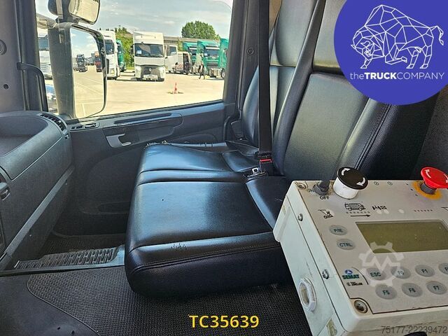 Refuse collection vehicle Scania P 270