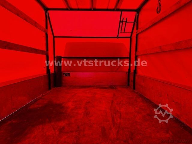 Curtain sider van VOLKSWAGEN Crafter 4x2 Pritsche+Plane 5t.