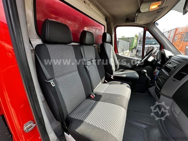 Curtain sider van VOLKSWAGEN Crafter 4x2 Pritsche+Plane 5t.