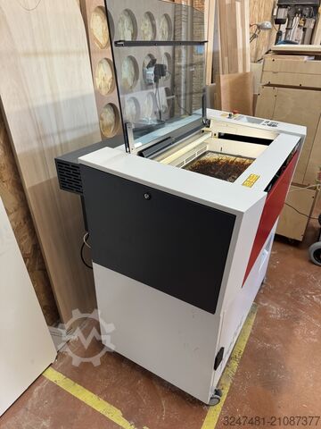 Laser-Schneide- und Graviermaschine TROTEC LASER SPEEDY100