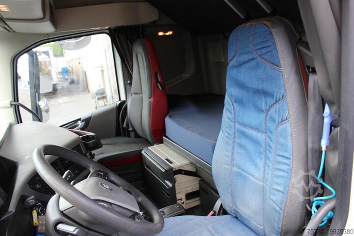 Standard tractor unit Volvo FH 500 E6 Globe I-Shift I-Park Cool Kühlbox