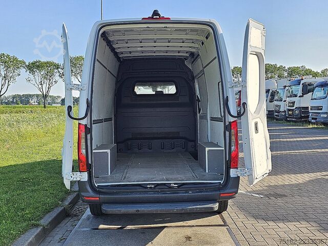 High-roof van MERCEDES-BENZ SPRINTER 317 L2H2 RWD Automaat