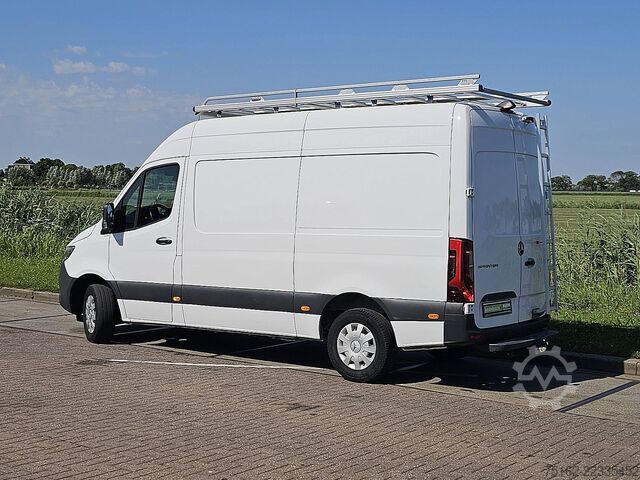 High-roof van MERCEDES-BENZ SPRINTER 317 L2H2 LED Mbux RWD!