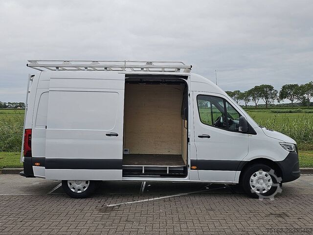 High-roof van MERCEDES-BENZ SPRINTER 317 L2H2 LED Mbux RWD!