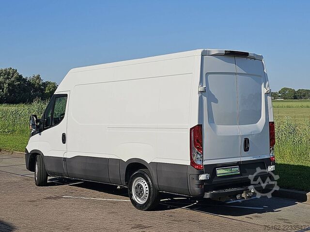 High-roof van IVECO DAILY 35S14       L2H2 Airco Euro6!