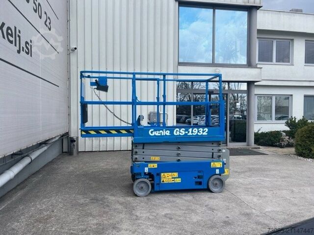 Scherenarbeitsbühne Genie GS 1932