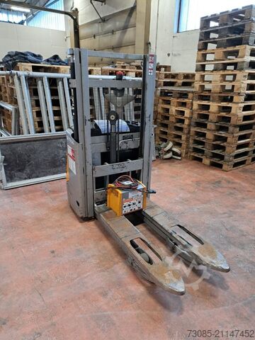 Pedestrian Stacker Still EXV 12