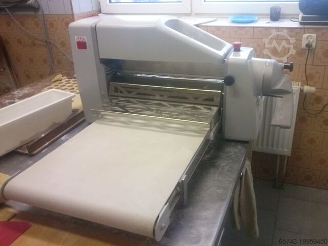 Manual table rolling machine Rondo 