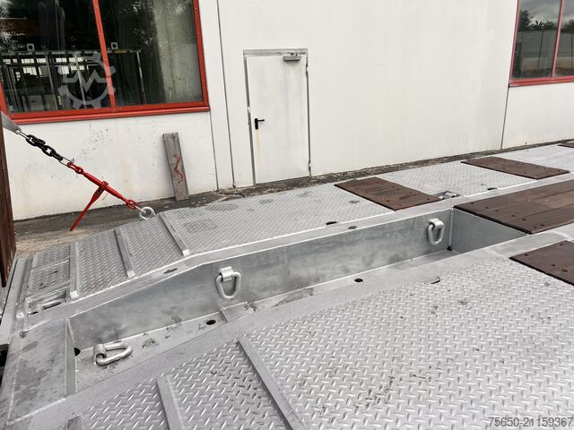 Tieflader-Sattelauflieger Möslein ST 3  3 Achs Satteltieflader neu