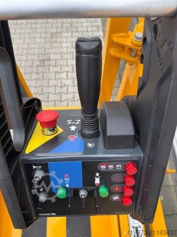 Scherenarbeitsbühne Haulotte Compakt 8NAE