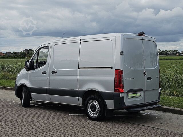 High-roof van MERCEDES-BENZ SPRINTER 311 L1H1 2xZijdeur Mbux!