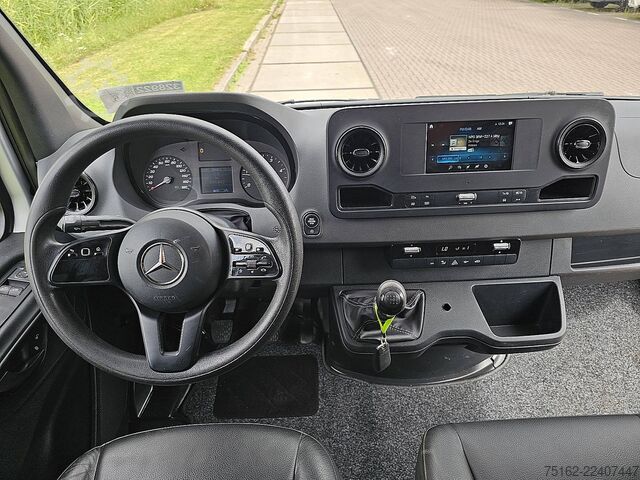 High-roof van MERCEDES-BENZ SPRINTER 311 L1H1 2xZijdeur Mbux!