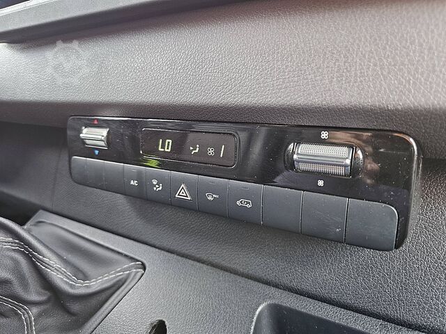 High-roof van MERCEDES-BENZ SPRINTER 311 L1H1 2xZijdeur Mbux!