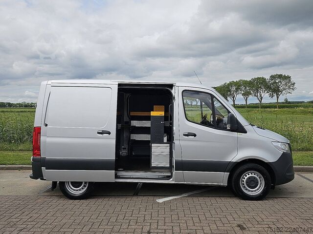 High-roof van MERCEDES-BENZ SPRINTER 311 L1H1 2xZijdeur Mbux!