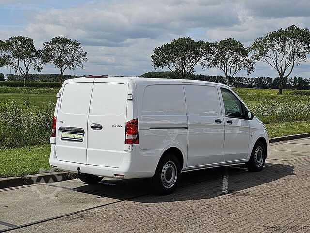 High-roof van MERCEDES-BENZ VITO 114 L2 Aut. LED 136pk!