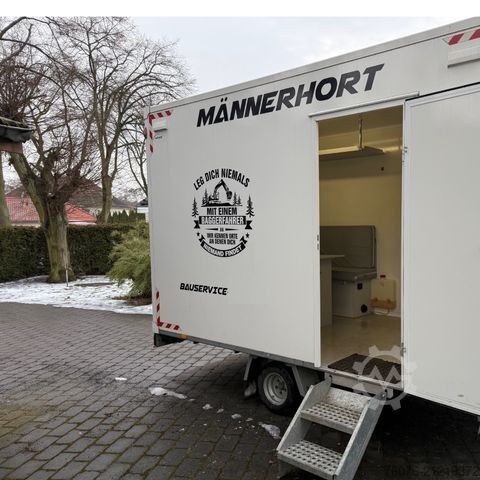 Anhänger BLYSS Langläufer Heizung/Diesel WC Küche/ Lithium Batt