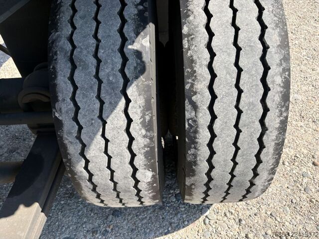 Anhänger-Wechselfahrgestell SOMMER Verzinkte BDF Lafette 235/75R17,5 BPW